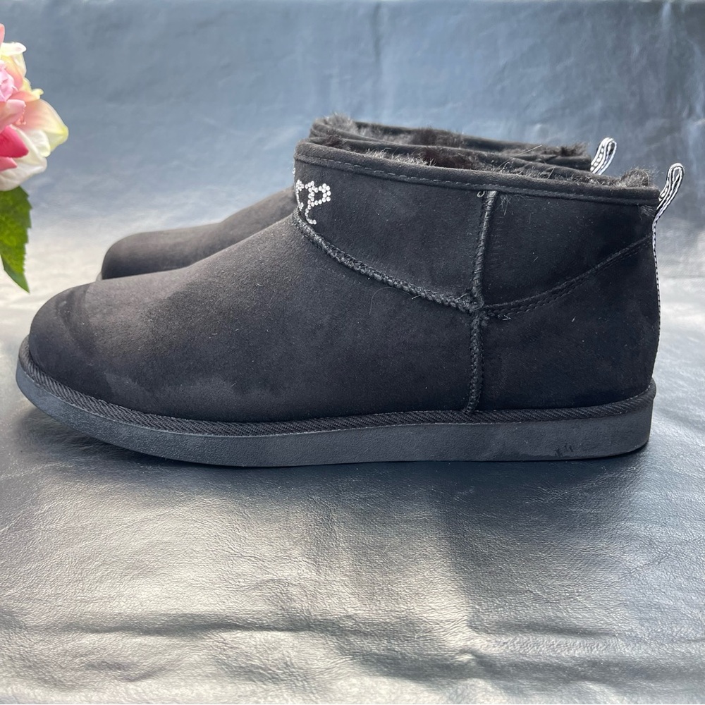 Juicy Couture JC-Kerri Women’s Slip On Black Faux Shearling Booties Size 9